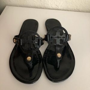 Black glossy tory Burch sandals -patent leather